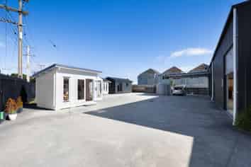 Versatile Richmond Business Base with Secure Yard