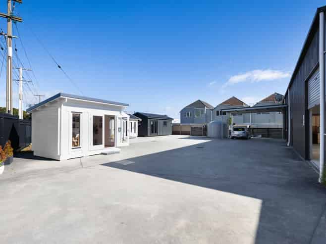 Versatile Richmond Business Base with Secure Yard