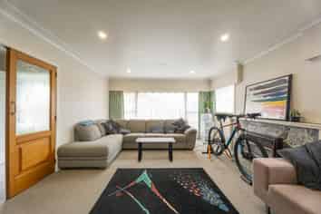25 Chedworth Avenue, Chedworth