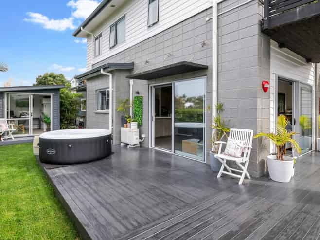4 Te Oneroa Way, Long Bay