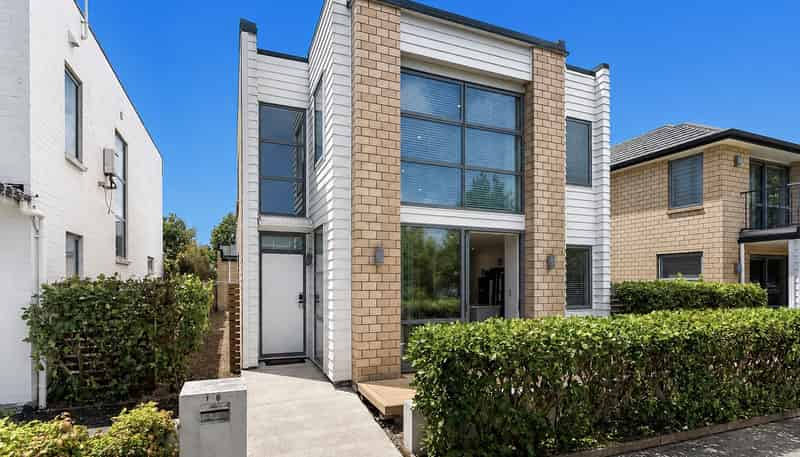 19 Phar Lap Crescent, Takanini