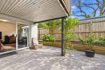 2/7 Owens Road, Devonport