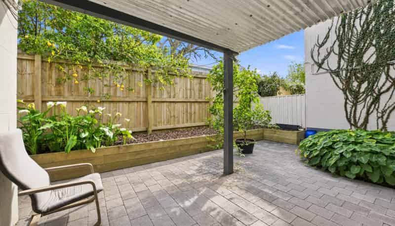 2/7 Owens Road, Devonport