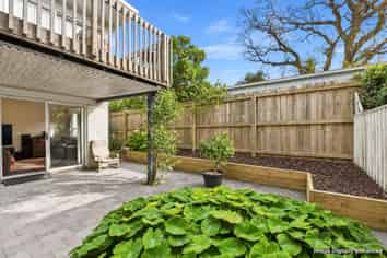 2/7 Owens Road, Devonport