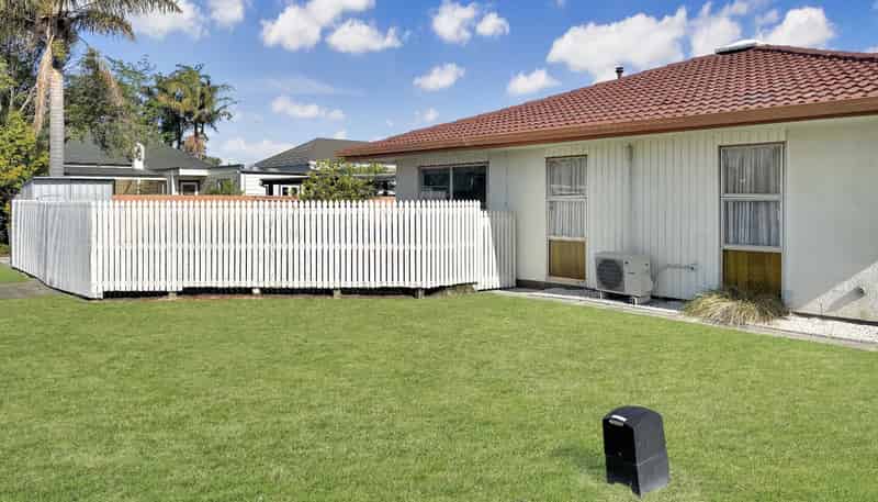 802 Queen Street West, Saint Leonards