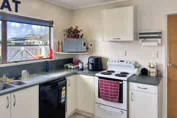 802 Queen Street West, Saint Leonards