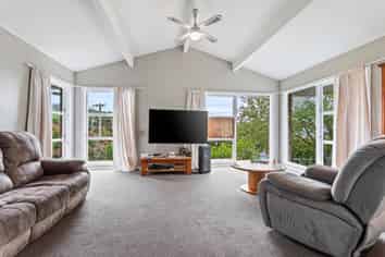 516 West Coast Road, Oratia