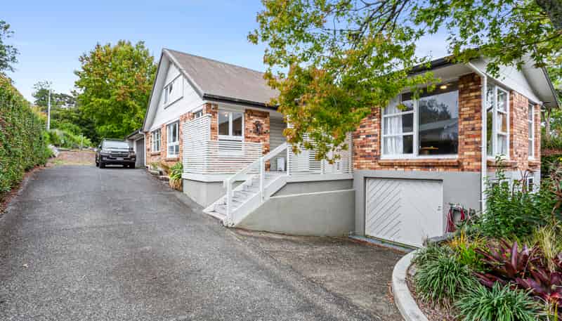 516 West Coast Road, Oratia