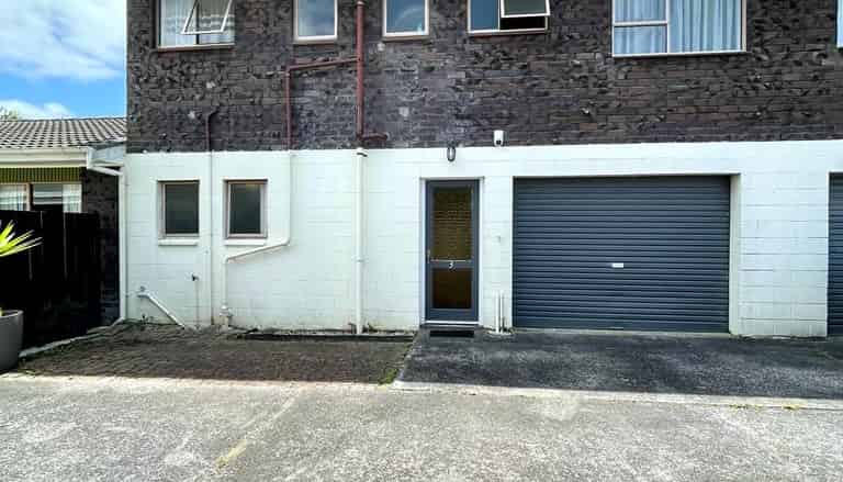 3/8  Koromiko Street, New Lynn