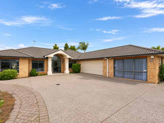 60 Pembroke Drive, Bethlehem