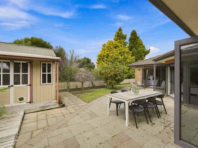 60 Pembroke Drive, Bethlehem