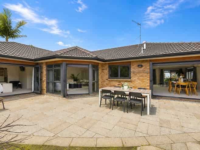 60 Pembroke Drive, Bethlehem