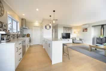 96 The Ridgeway, Stoke