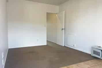 TIDY GROUND FLOOR OFFICE IN ROSEDALE

