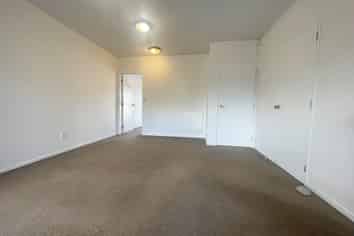 TIDY GROUND FLOOR OFFICE IN ROSEDALE
