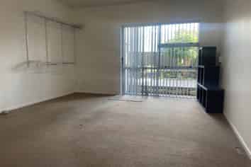 TIDY GROUND FLOOR OFFICE IN ROSEDALE
