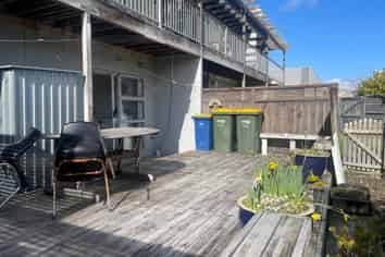 TIDY GROUND FLOOR OFFICE IN ROSEDALE

