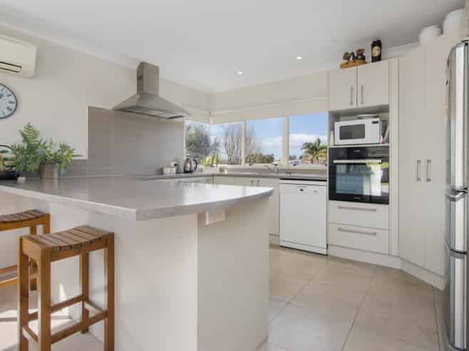 8 Uretara Drive, Katikati