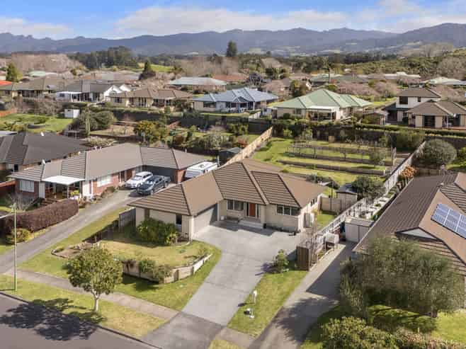 8 Uretara Drive, Katikati