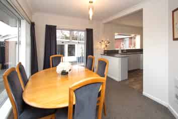 38 Stanbury Avenue, Somerfield