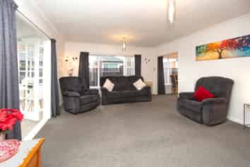 38 Stanbury Avenue, Somerfield