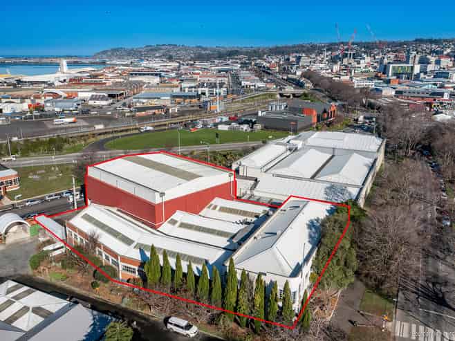 Substantial 3,049m2 Site - Prime Property Asset
