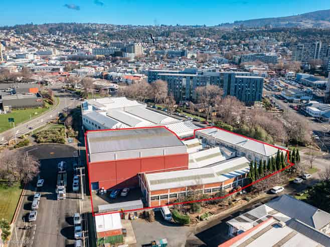 Substantial 3,049m2 Site - Prime Property Asset
