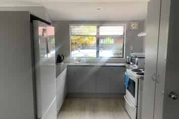10b College Place , Poike