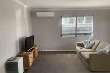 10b College Place , Poike