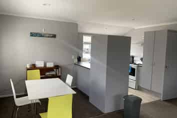 10b College Place , Poike
