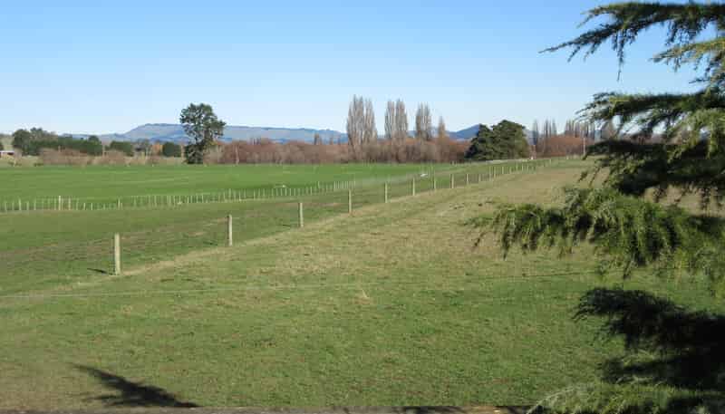 3245 State Highway 2, Takapau