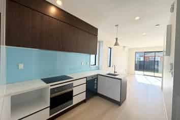 4/113 Moore Street, Howick