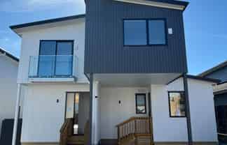 4/113 Moore Street, Howick