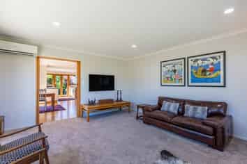 34 Olympus Way, Richmond