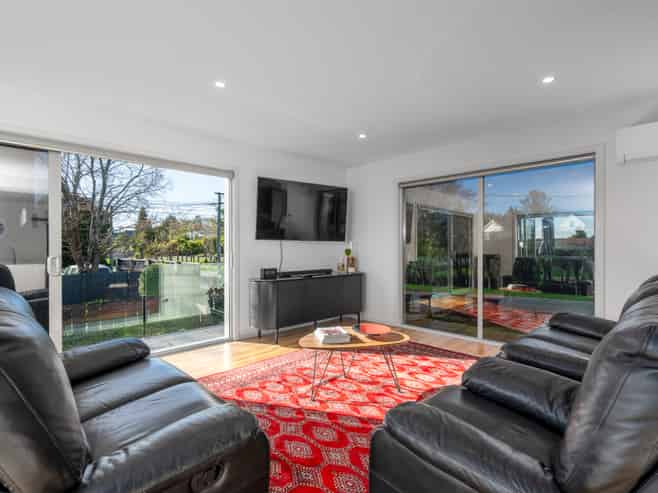 218 Riverlaw Terrace, Saint Martins
