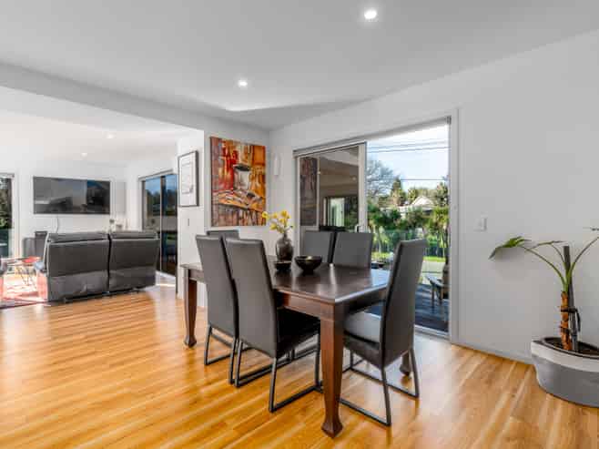 218 Riverlaw Terrace, Saint Martins