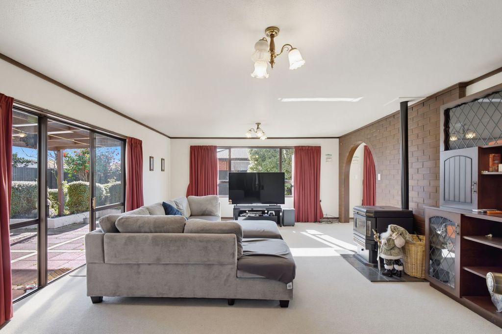Character-Filled Family Living, Multi-Level Magic 4