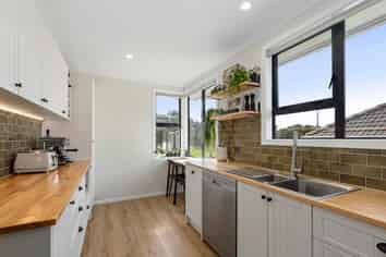 110 Main Road, Titahi Bay