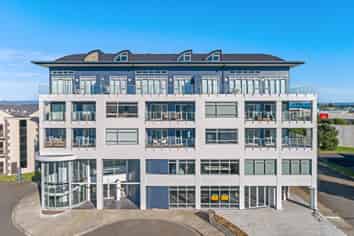 305/4 Reads Quay, Gisborne
