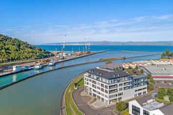 305/4 Reads Quay, Gisborne