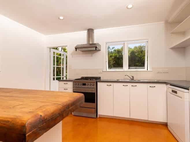 76 Roberton Road, Avondale