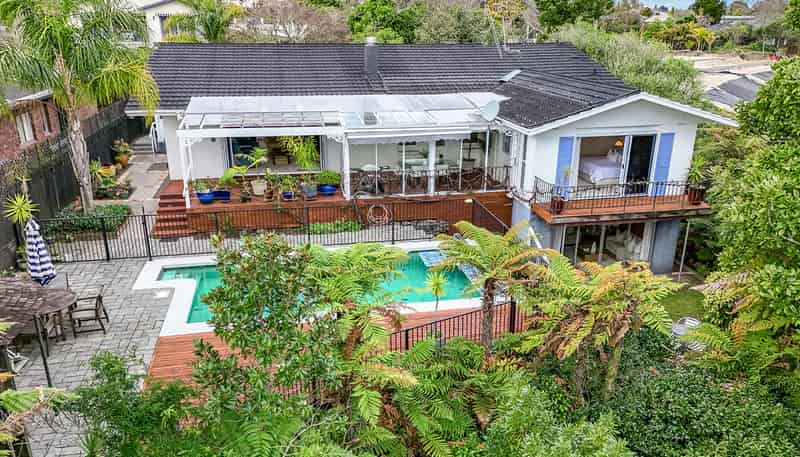 943 River Road, Queenwood