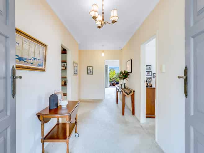 943 River Road, Queenwood