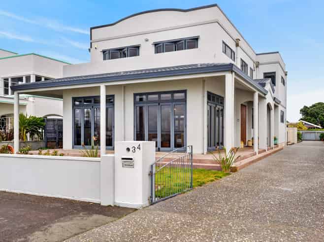 34 The Esplanade, Westshore