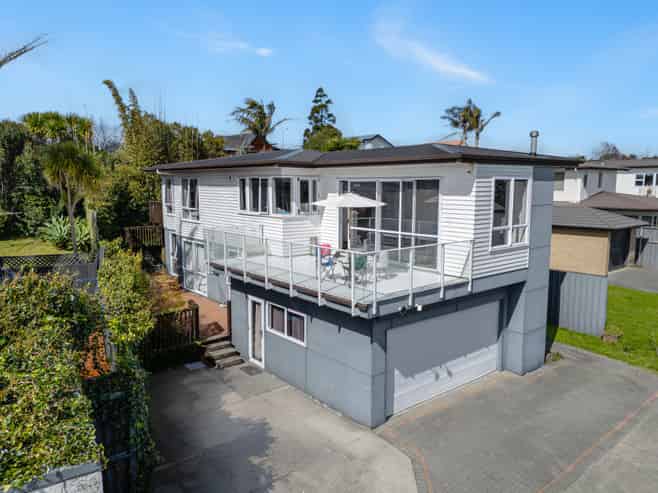 4 Olsen Avenue, Hillsborough