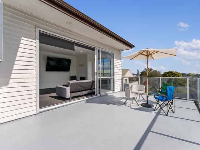 4 Olsen Avenue, Hillsborough