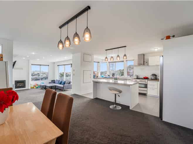 4 Olsen Avenue, Hillsborough