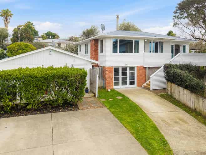 34 & 1/34 Divich Avenue, Te Atatu South
