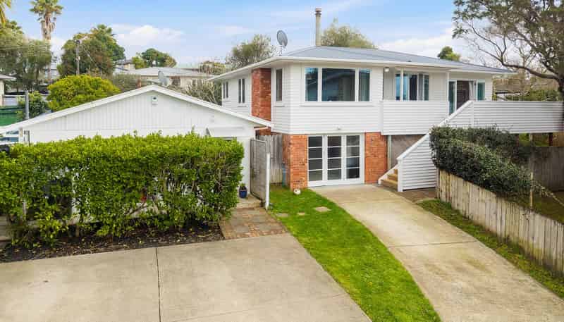 34 & 1/34 Divich Avenue, Te Atatu South