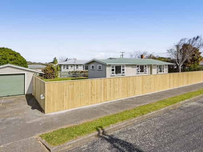 27A Reid Avenue, Hawera